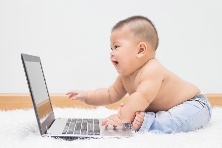 aktivitas bayi 3 bulan, stimulasi fisik bayi, memperkuat otot bayi, tahapan perkembangan motorik bayi, bayi belajar duduk, bayi merangkak, bayi merayap, perkembangan bayi 6 bulan, tips parenting bayi baru lahir